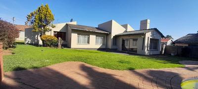 House For Rent in Meredale, Johannesburg