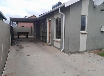 Townhouse For Sale in Windmill Park, Boksburg