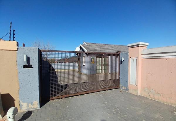 House For Rent in Alveda, Johannesburg
